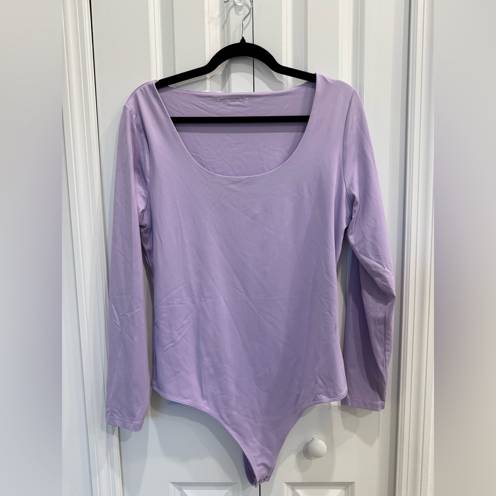 NWOT Abercrombie & Fitch Long-Sleeve Seamless Fabric Soft Squareneck Bodysuit